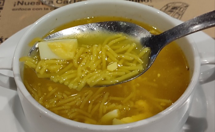 Sopa con fideos, la comida de los grandes&nbsp;juristas